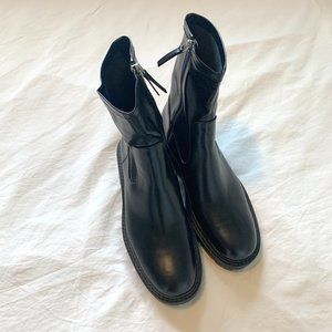 NWOT Zara lug sole boots, zip ankle - size EU 40/9